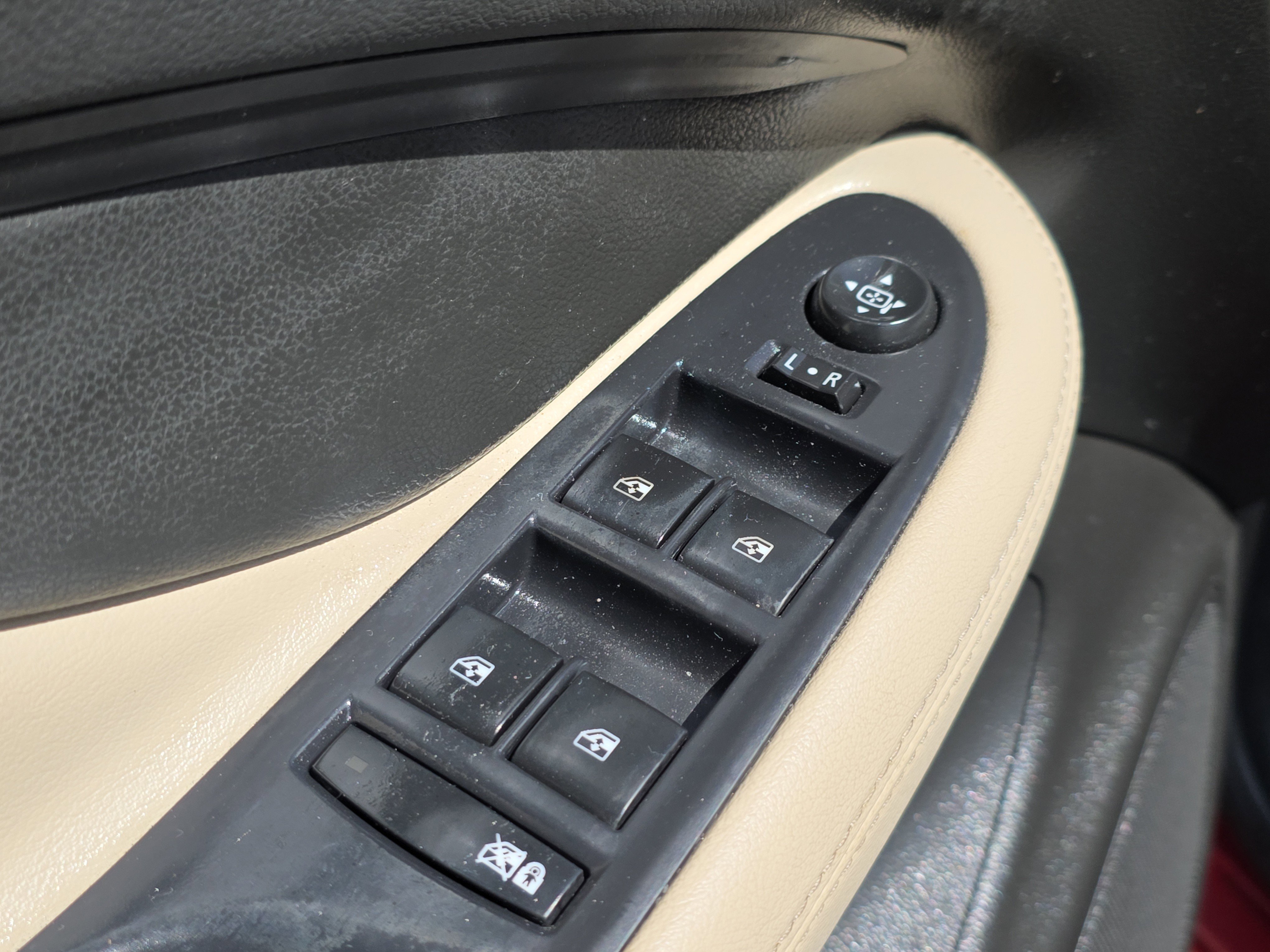 Used 2020 Buick Envision Essence w/ LPO, Interior Luxury Package FWD image 22