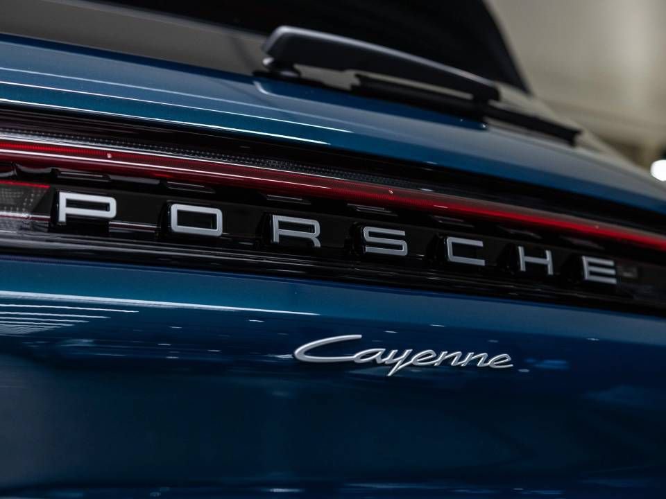 Certified 2026 Porsche Cayenne AWD/4WD image 45