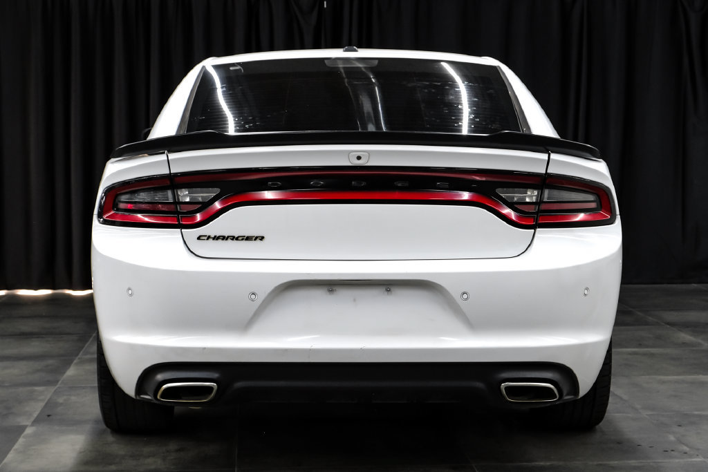 Used 2020 Dodge Charger SXT RWD image 9