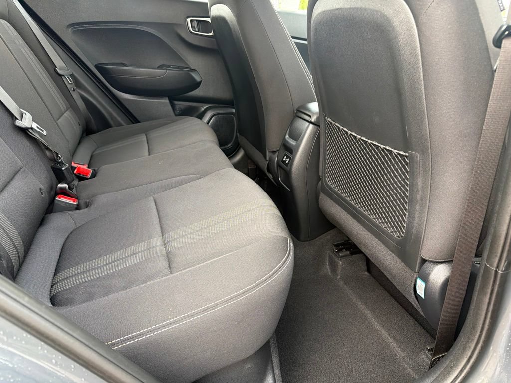 Used 2025 Hyundai Venue SEL FWD image 12