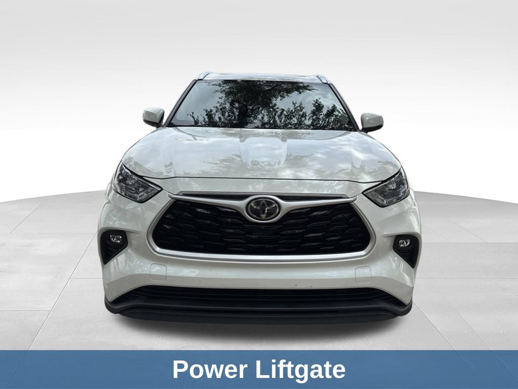 Used 2020 Toyota Highlander XLE FWD image 9