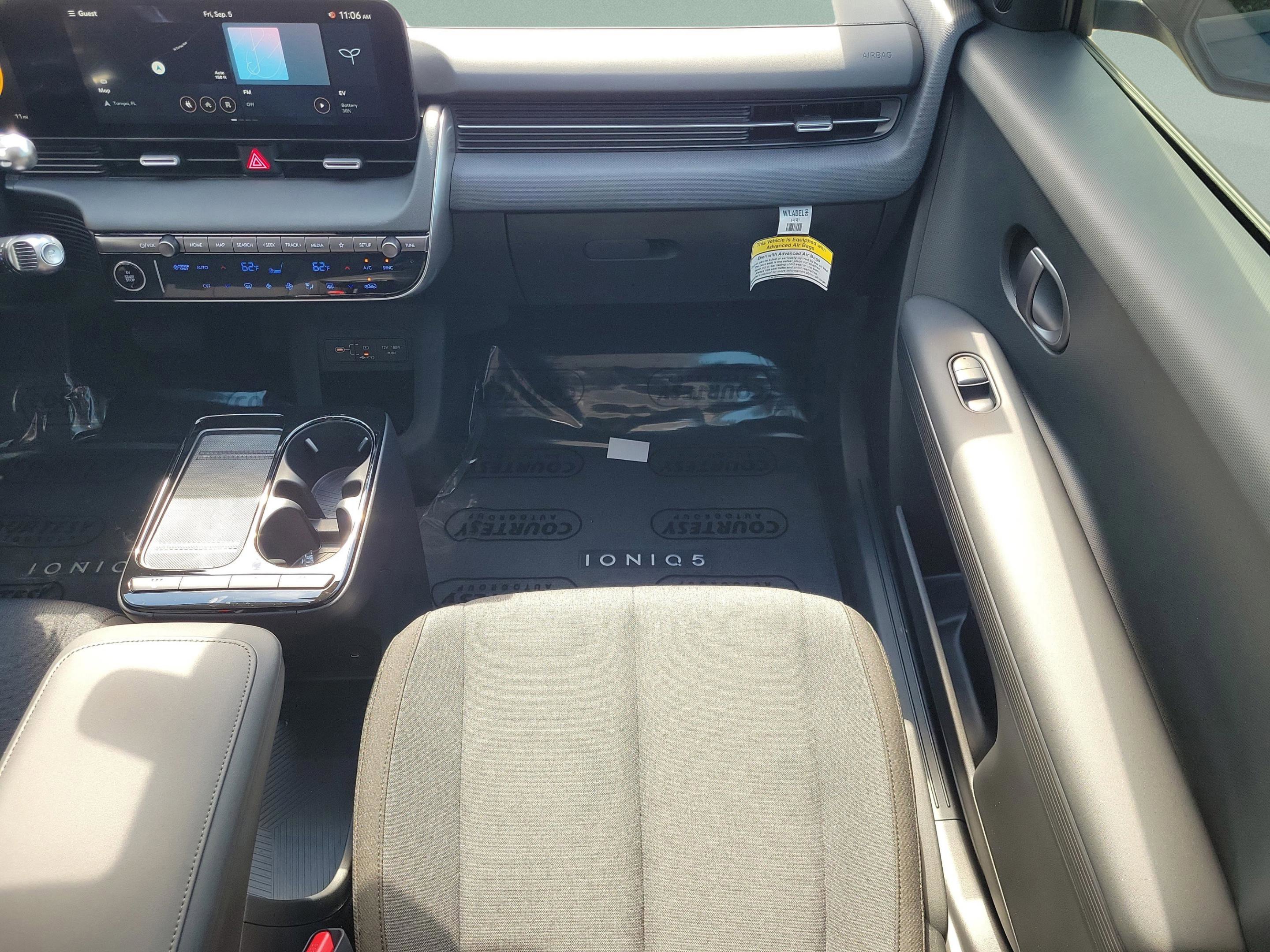 New 2025 Hyundai Ioniq 5 SE image 15