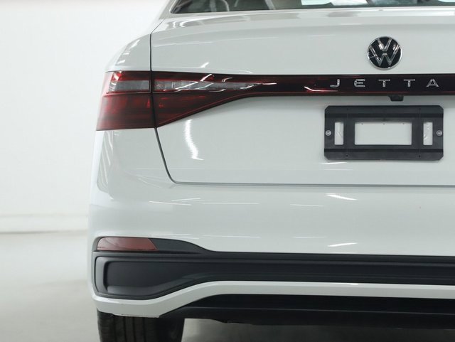 Used 2025 Volkswagen Jetta Sport image 41