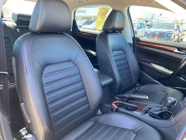 Used 2013 Volkswagen Passat 2.5 SEL FWD image 9