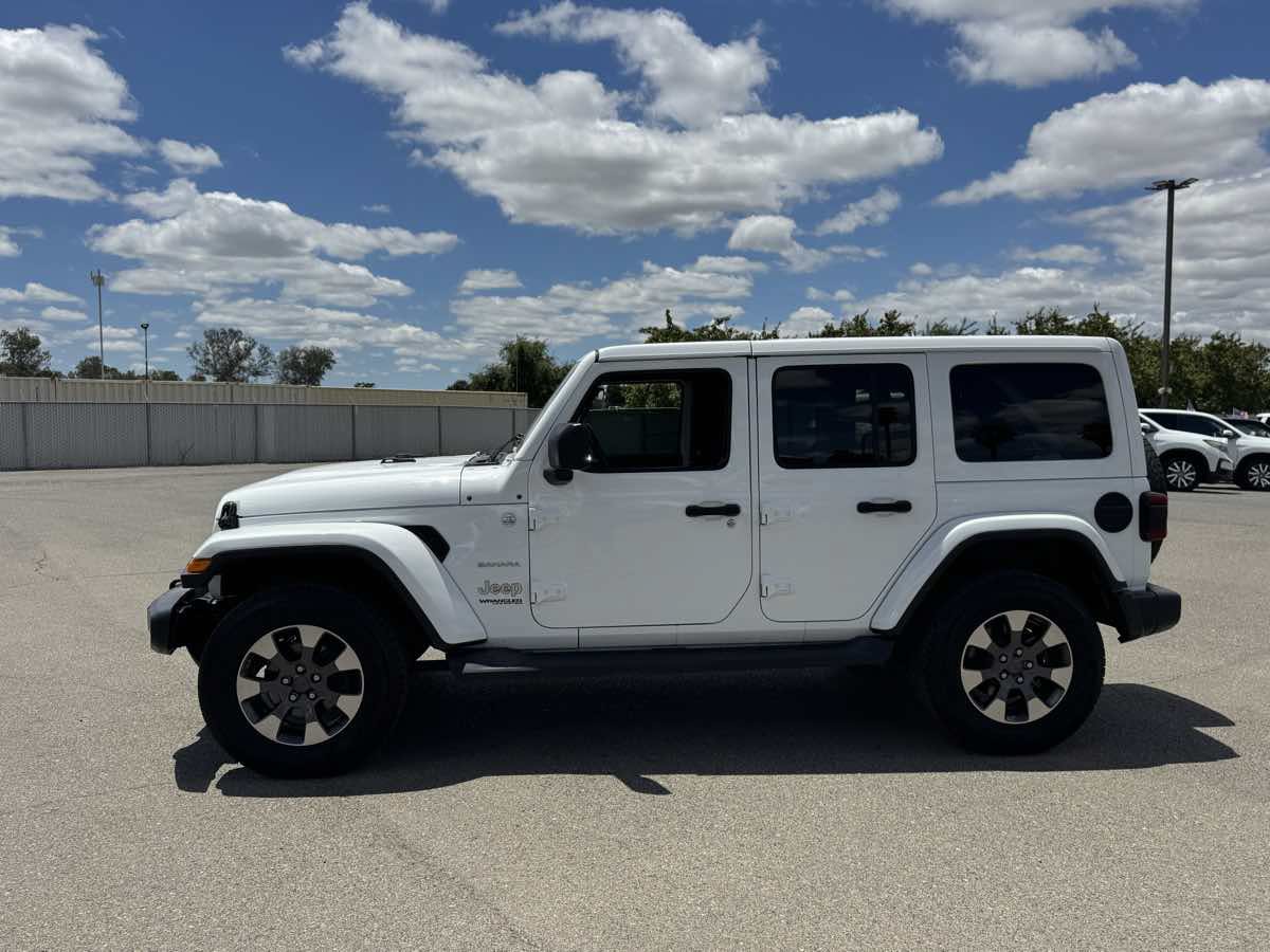Used 2018 Jeep Wrangler Unlimited Sahara w/ LED Lighting Group AWD/4WD image 6
