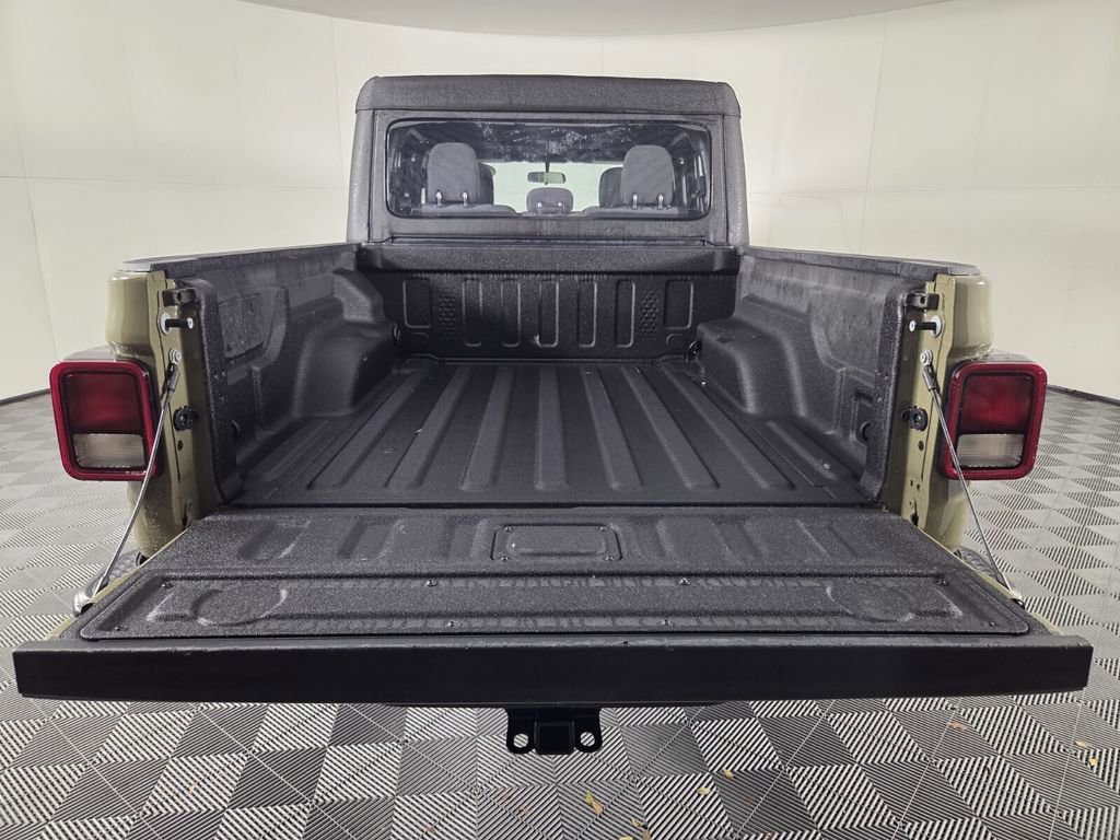 Certified 2025 Jeep Gladiator Sport AWD/4WD image 29