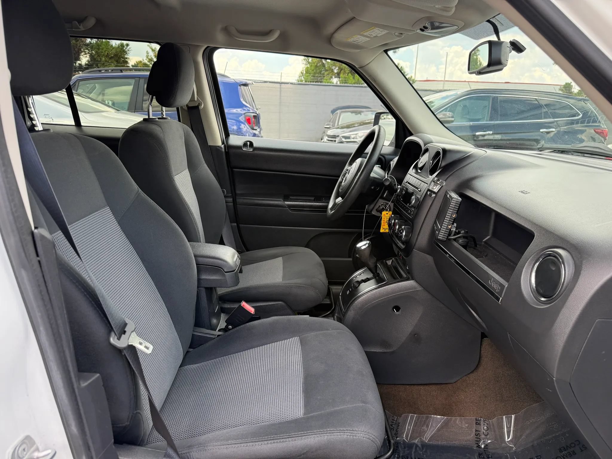 Used 2016 Jeep Patriot Sport w/ Power Value Group AWD/4WD image 18