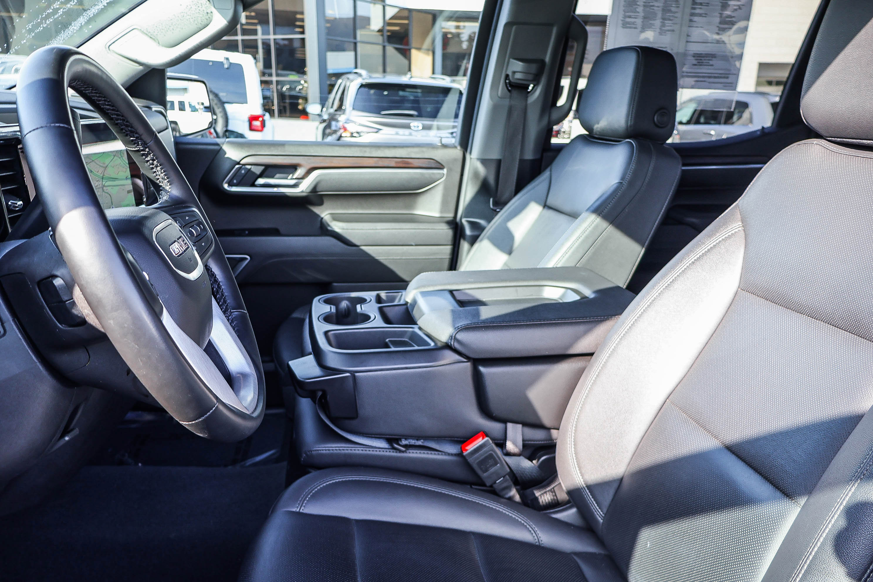 Certified 2025 GMC Sierra 1500 SLT image 15