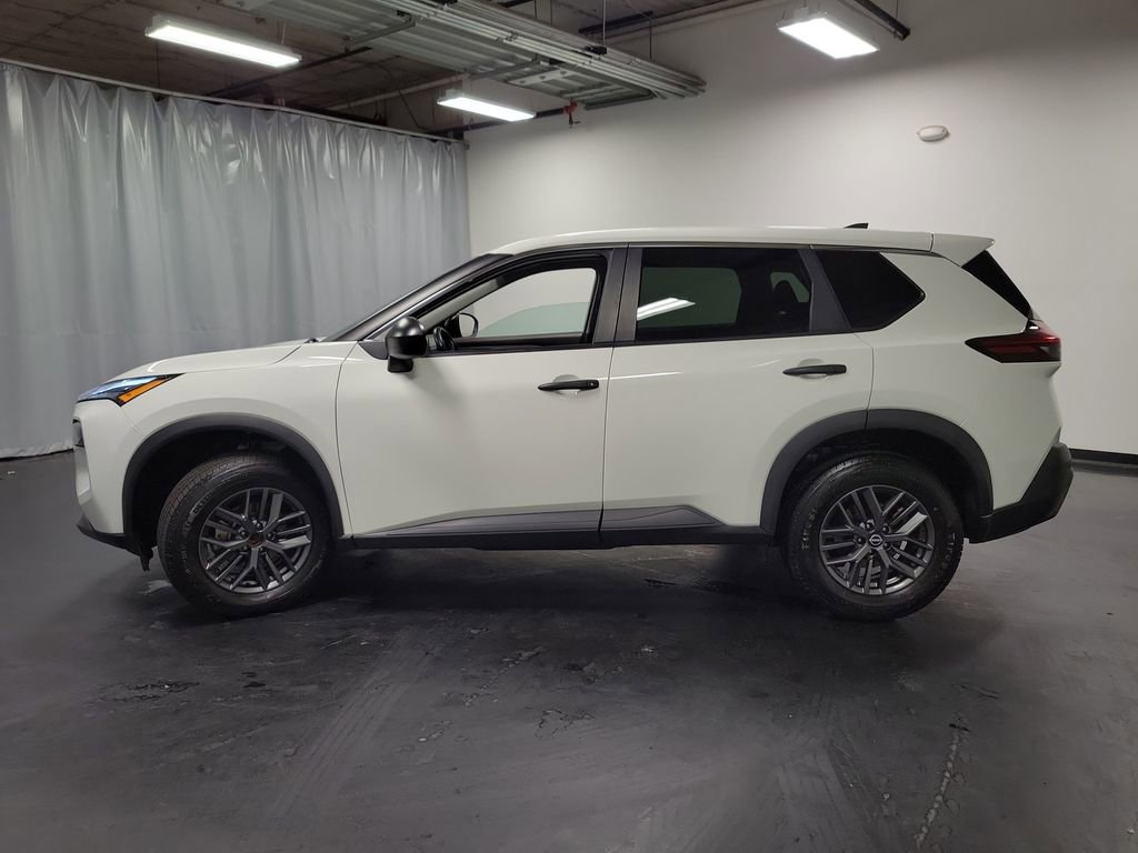 Used 2022 Nissan Rogue S FWD image 5