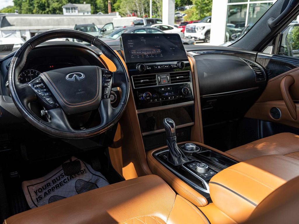 Used 2024 INFINITI QX80 Sensory AWD/4WD image 17