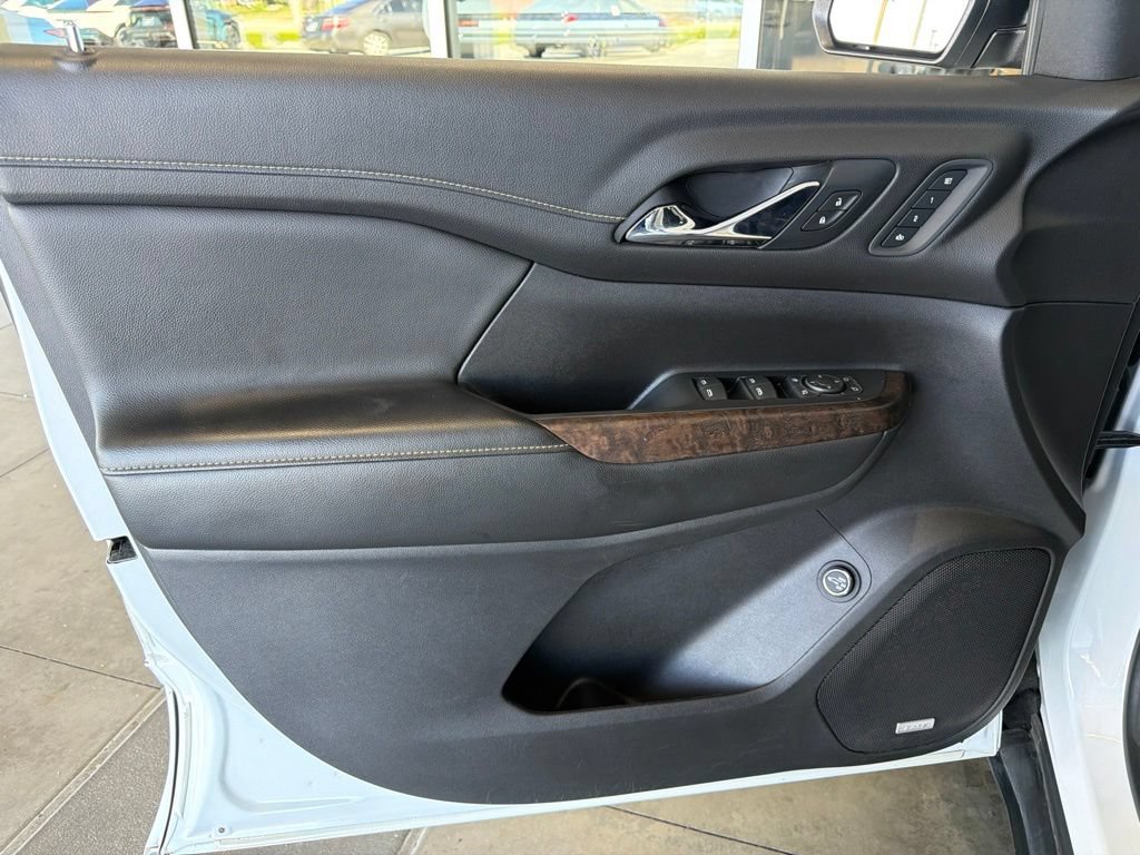 Used 2021 GMC Acadia Denali w/ Denali Ultimate Package AWD/4WD image 17