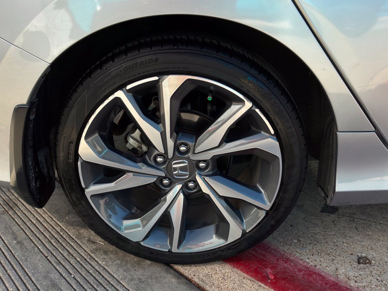 Used 2019 Honda Civic Touring image 9