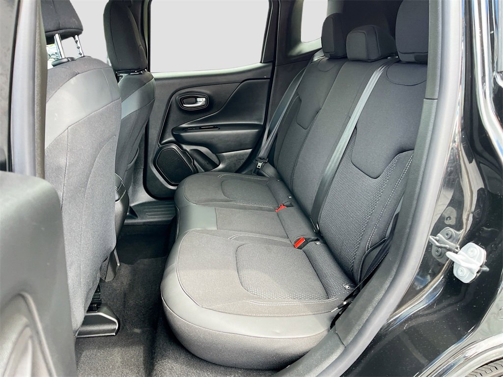 Used 2023 Jeep Renegade Latitude w/ Premium Group image 23