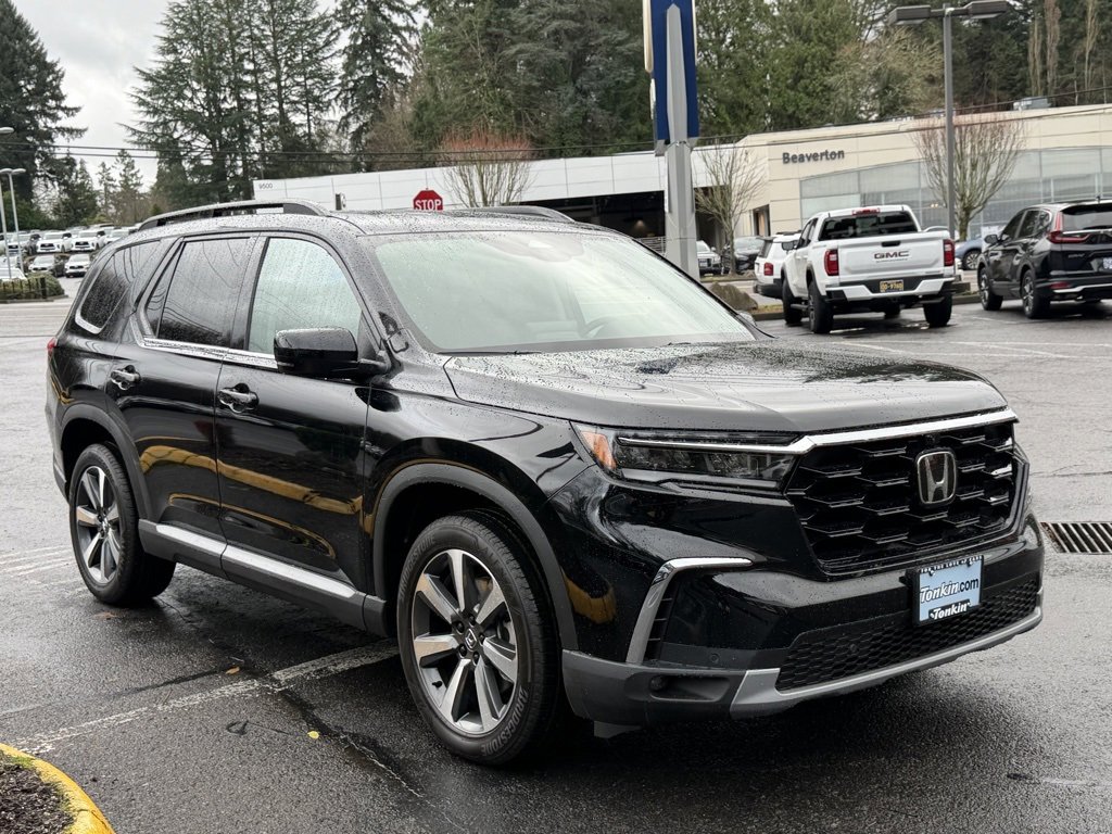 Used 2025 Honda Pilot Elite image 2