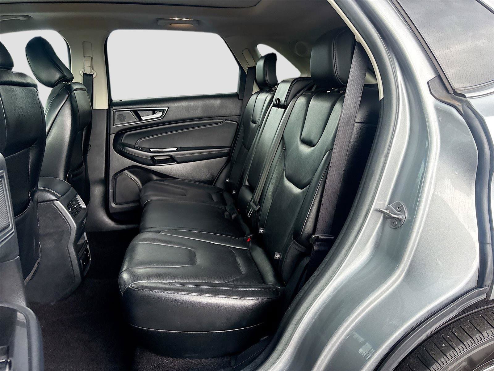 Used 2020 Ford Edge Titanium w/ Equipment Group 301A FWD image 26
