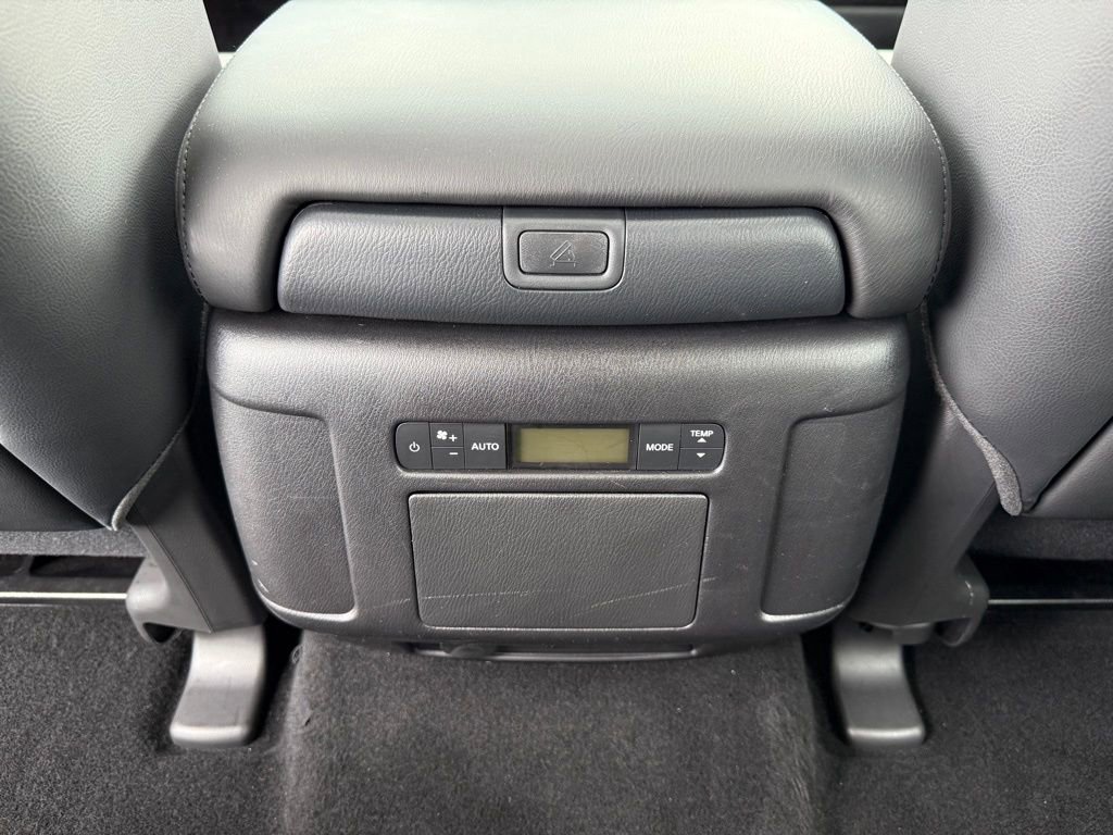 Used 2024 Nissan Armada SL w/ Captain's Chairs Package RWD image 28