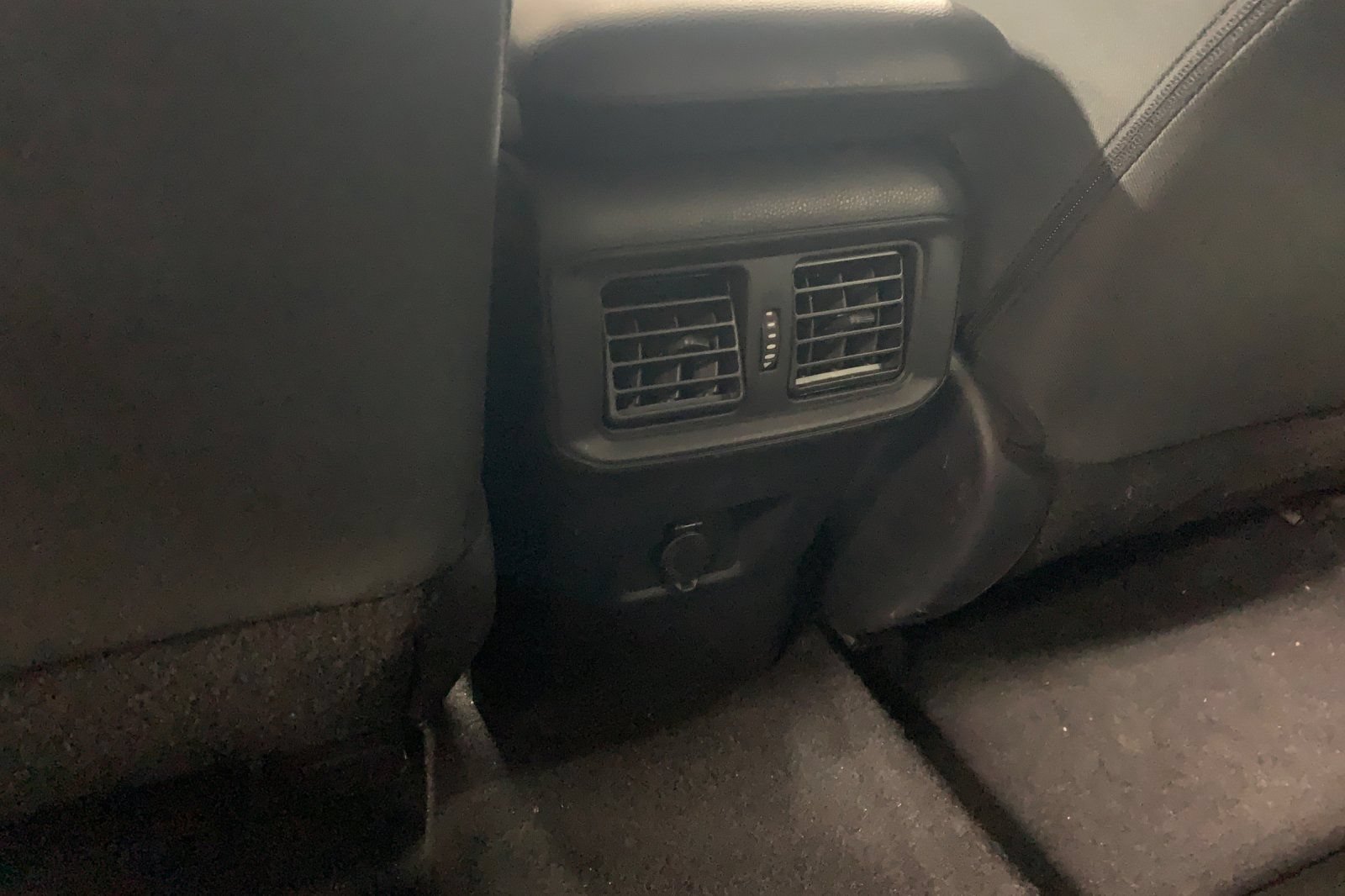 Used 2025 Toyota RAV4 LE AWD/4WD image 14