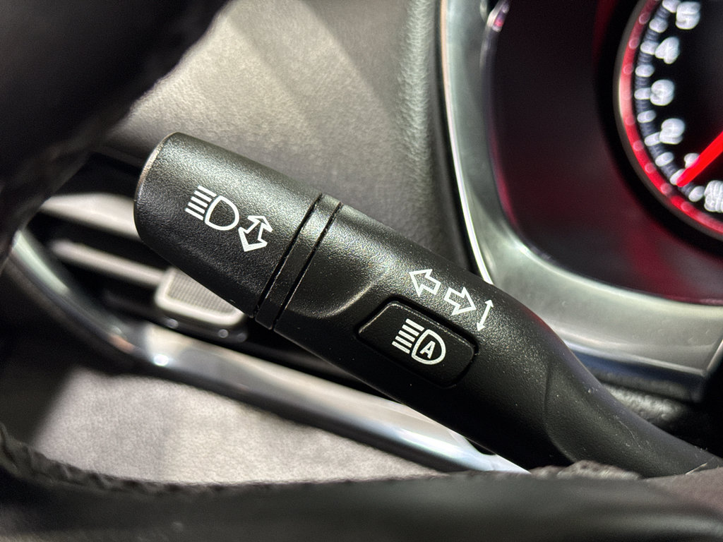 Used 2023 Chevrolet Traverse Premier image 25