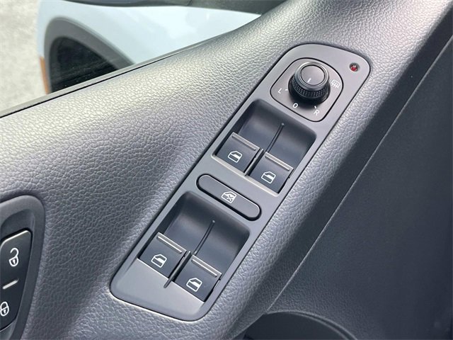 Used 2017 Volkswagen Tiguan Limited w/ Premium Package image 28