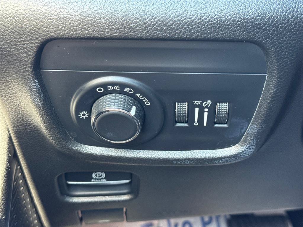 Used 2024 Jeep Grand Cherokee L Laredo AWD/4WD image 20