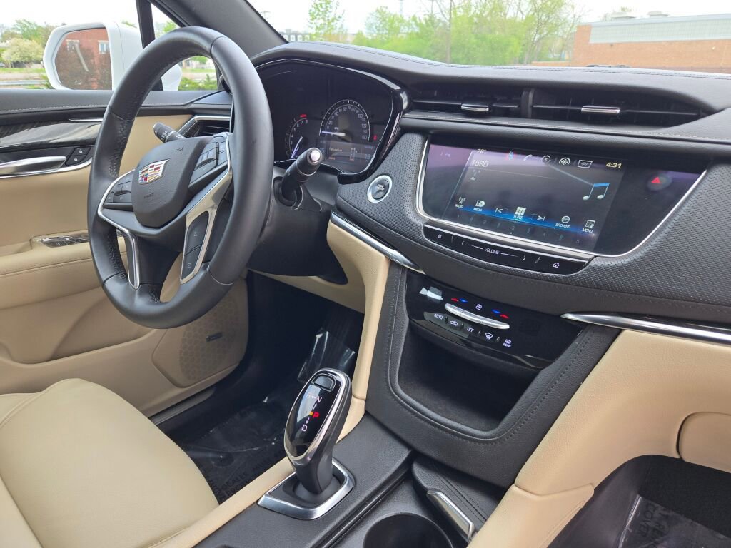 Used 2017 Cadillac XT5 FWD image 7