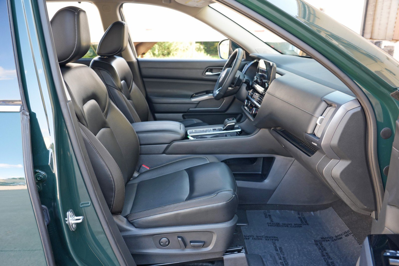 Used 2023 Nissan Pathfinder SL w/ SL Premium Package FWD image 15