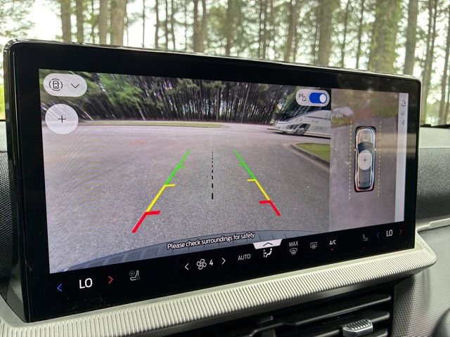 Used 2025 Ford Explorer ST-Line AWD/4WD image 33