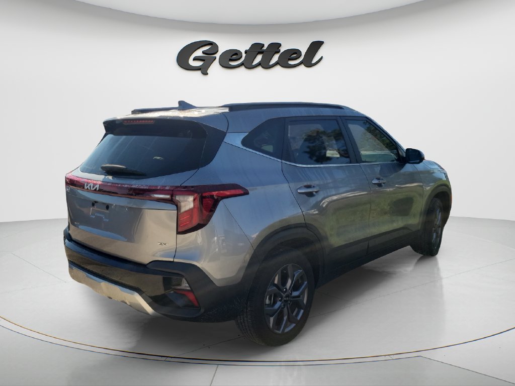 Used 2024 Kia Seltos S AWD/4WD image 2