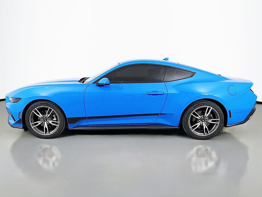 Used 2025 Ford Mustang Coupe RWD image 13