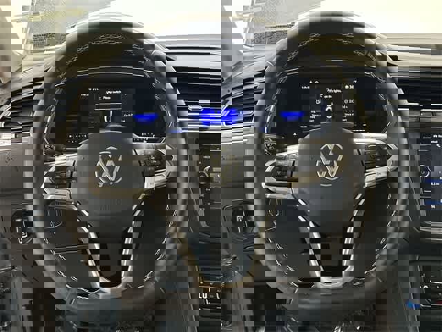 Certified 2022 Volkswagen Tiguan SE w/ Panoramic Sunroof Package image 9