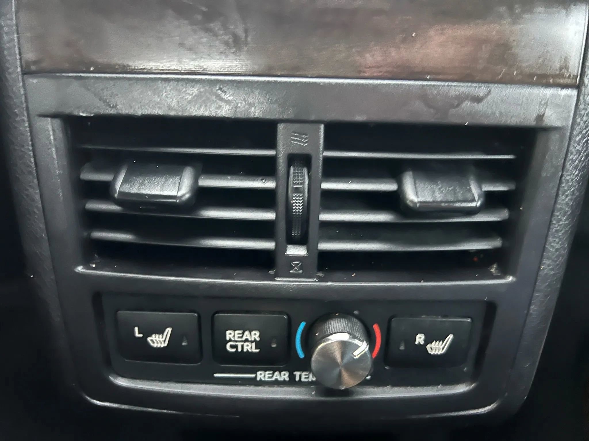 Used 2018 Toyota Avalon Limited image 17