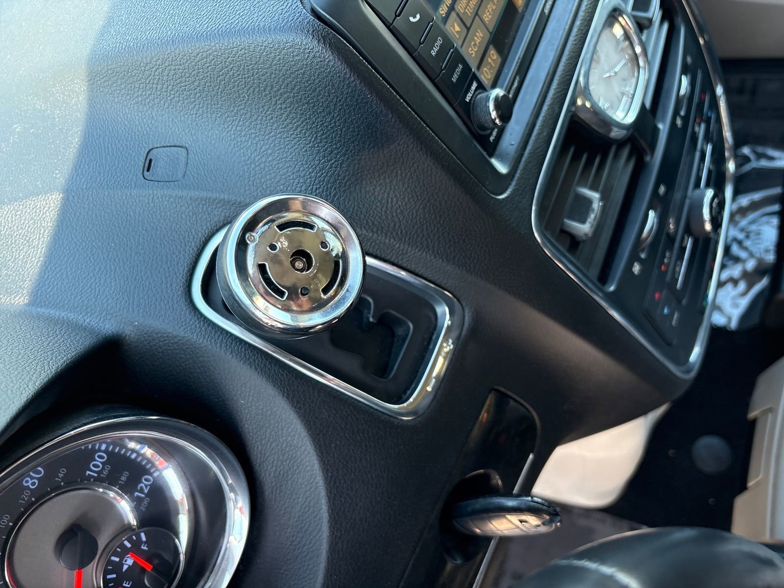 Used 2016 Chrysler Town & Country Touring FWD image 24