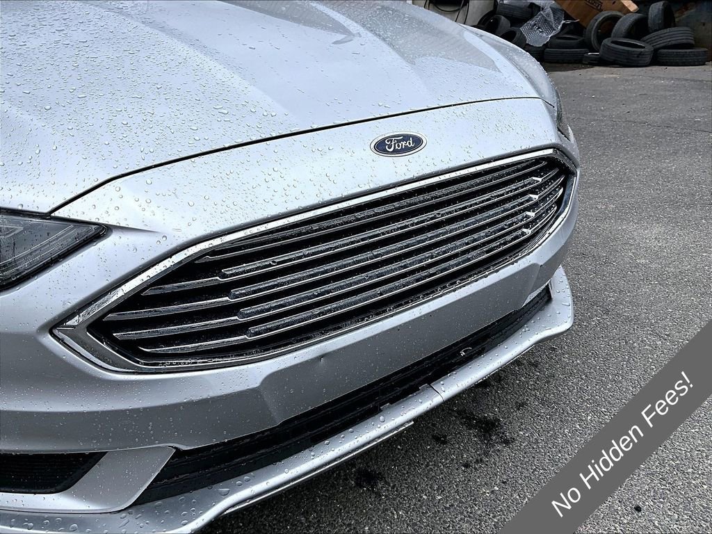 Used 2018 Ford Fusion SE w/ Fusion SE Technology Package FWD image 26