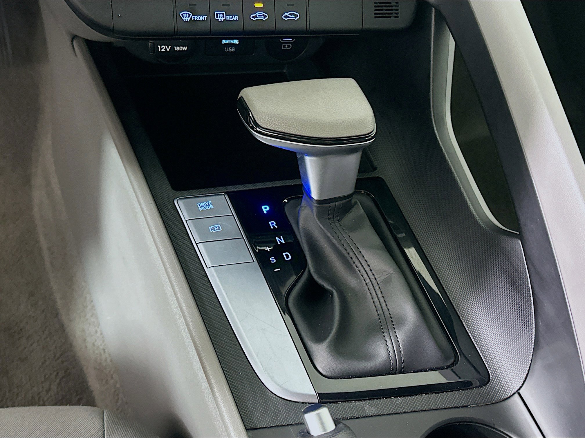 Used 2024 Hyundai Elantra SEL image 25