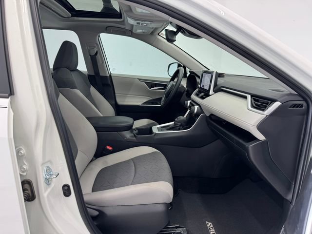 Used 2025 Toyota RAV4 XLE w/ Convenience Package FWD image 16