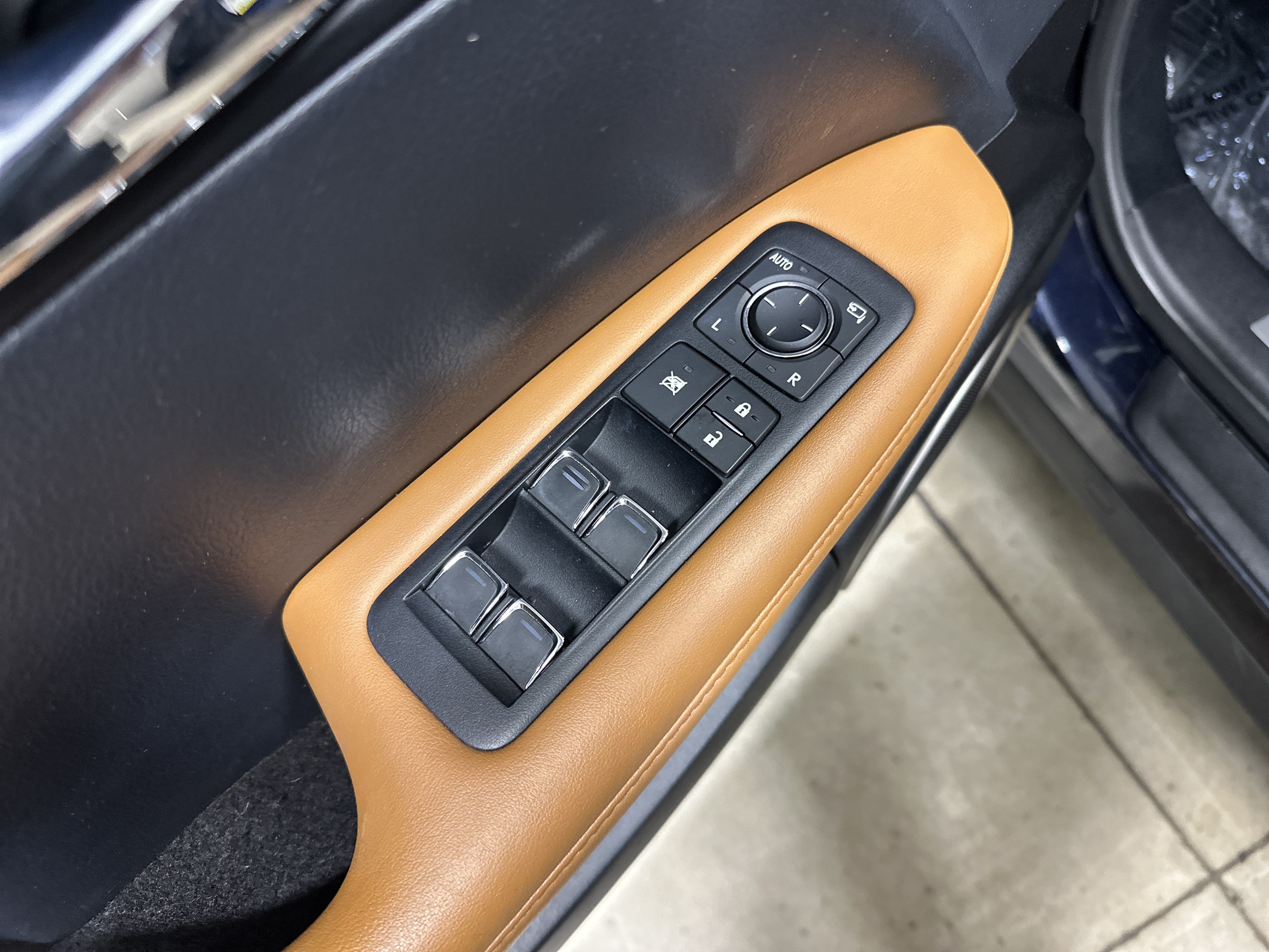 Used 2022 Lexus RX 350 AWD w/ Premium Package image 15