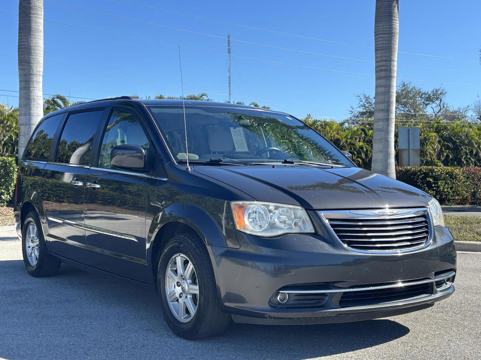 Used 2011 Chrysler Town & Country Touring w/ Security Group image 4