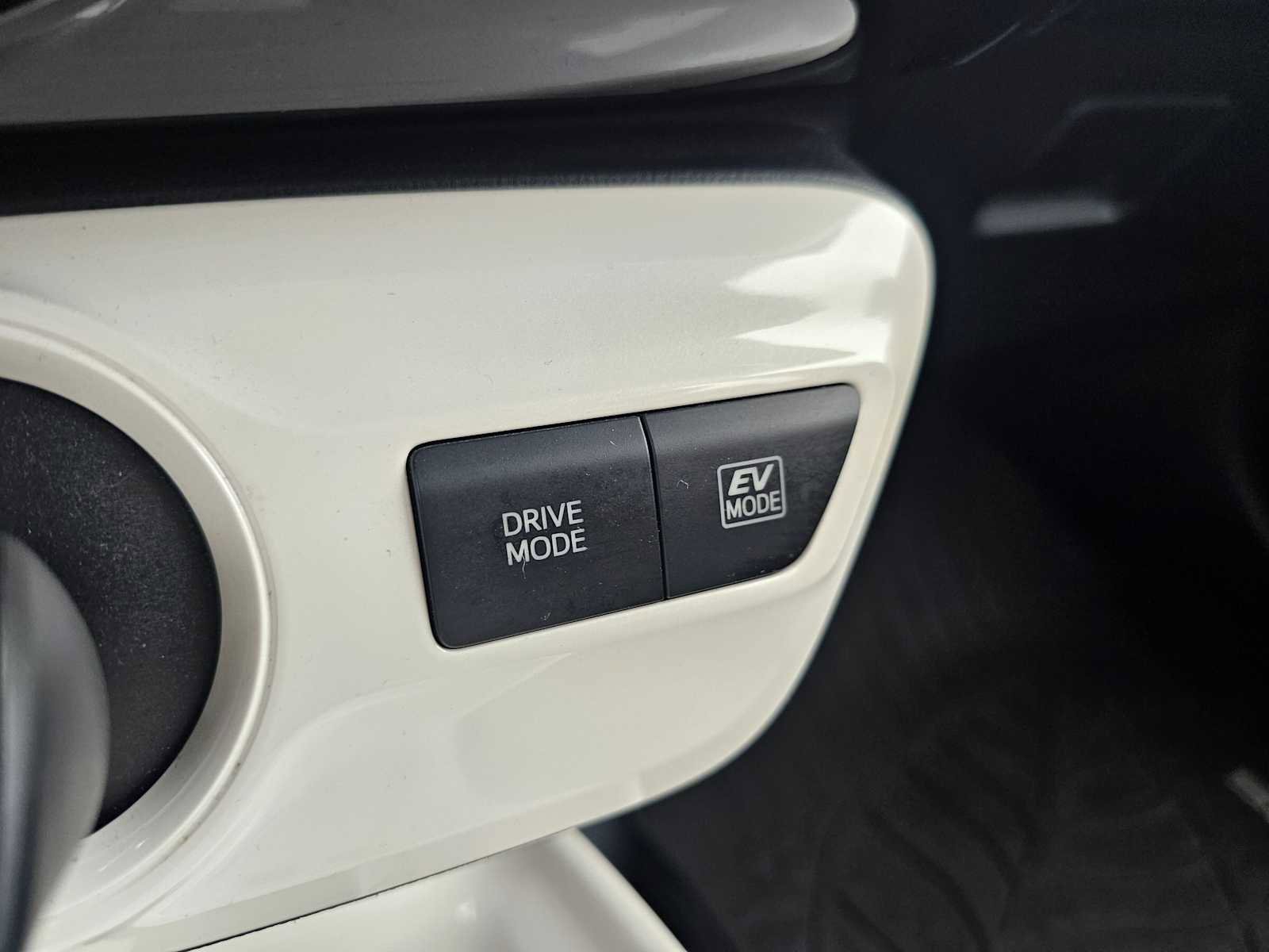 Used 2016 Toyota Prius Four image 31