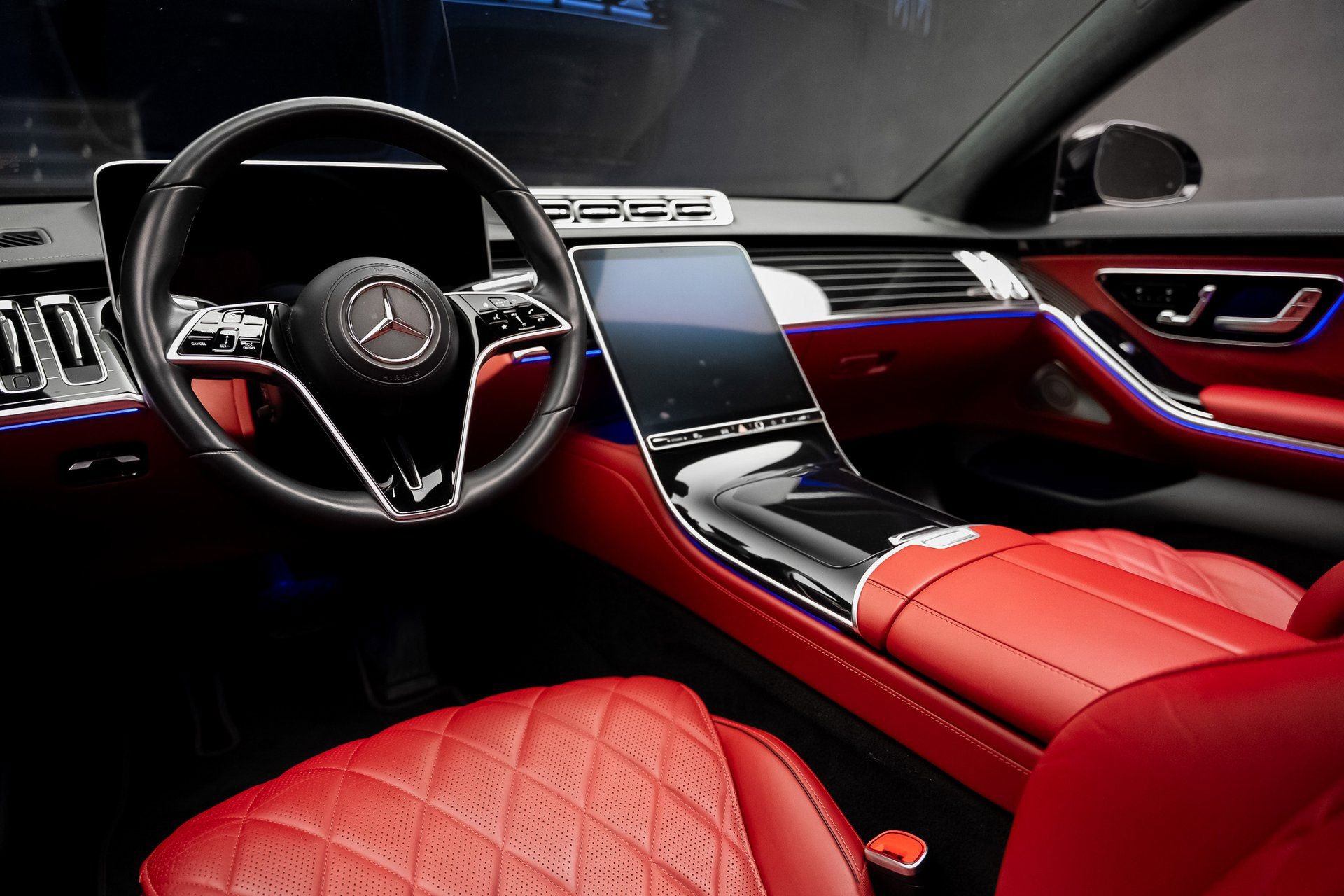 Used 2022 Mercedes-Benz S 580 4MATIC Sedan image 2