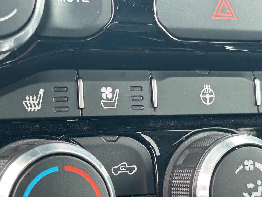 Used 2024 RAM 1500 Laramie AWD/4WD image 16