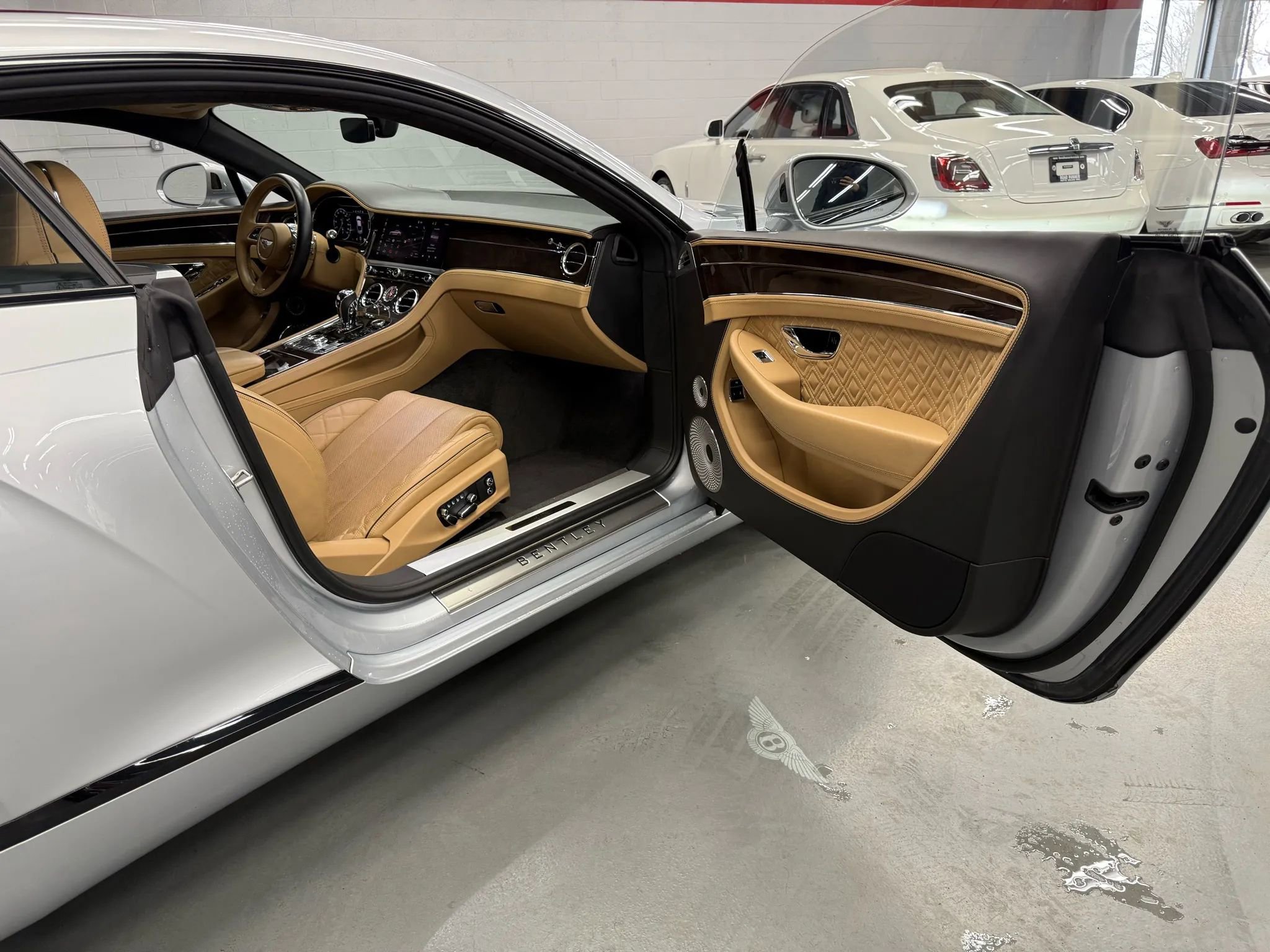 Used 2022 Bentley Continental GT image 40