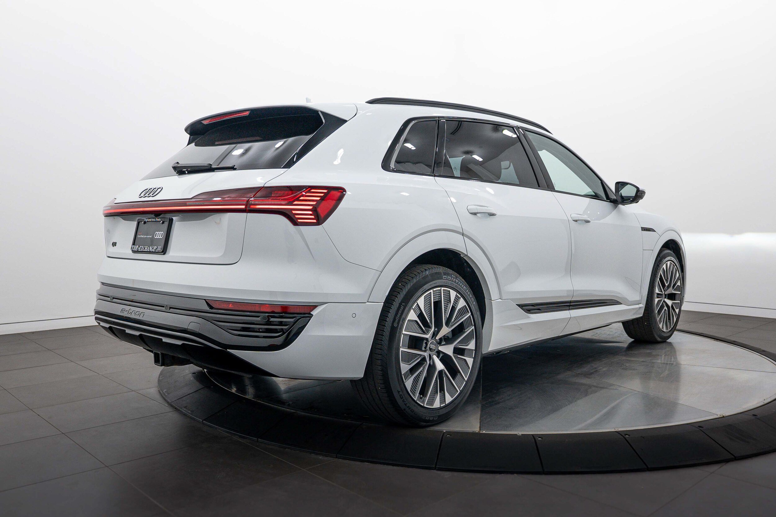 Certified 2024 Audi Q8 e-tron Premium Plus AWD/4WD image 4