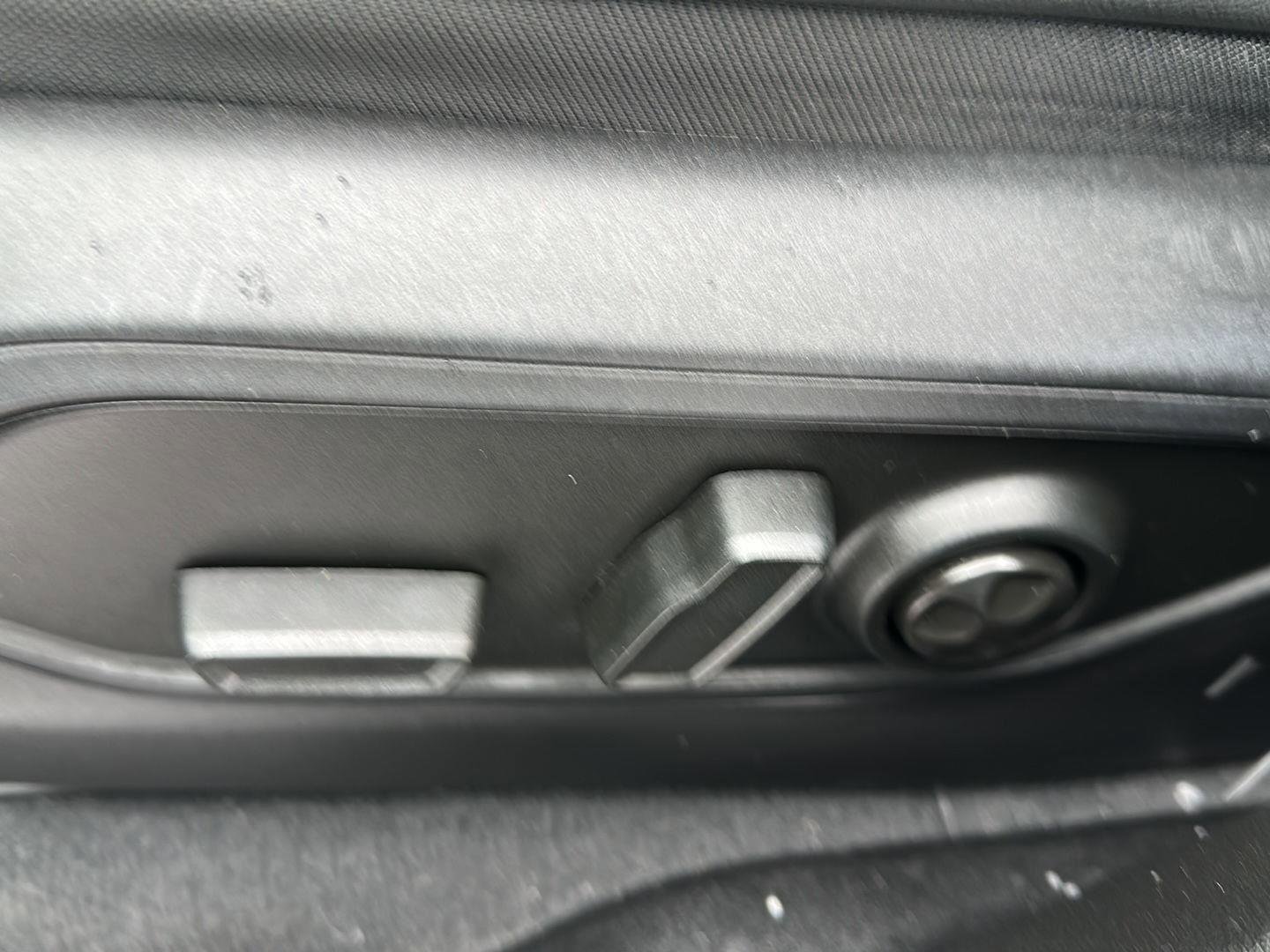 Used 2023 Jeep Grand Cherokee 30th Anniversary image 13