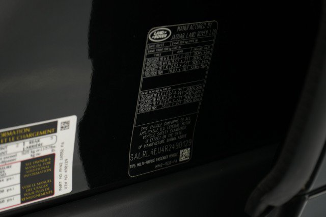 Used 2024 Land Rover Discovery Dynamic SE AWD/4WD image 28