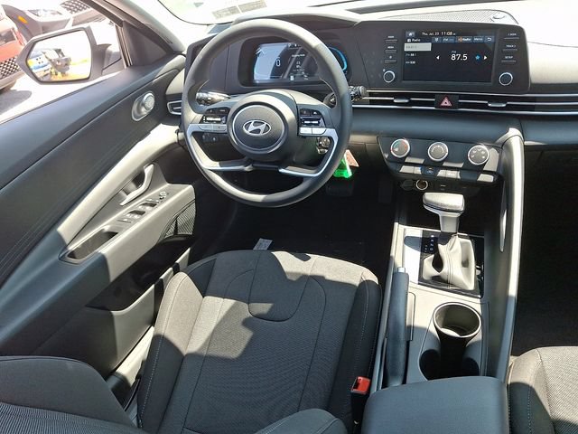New 2026 Hyundai Elantra SE FWD image 9