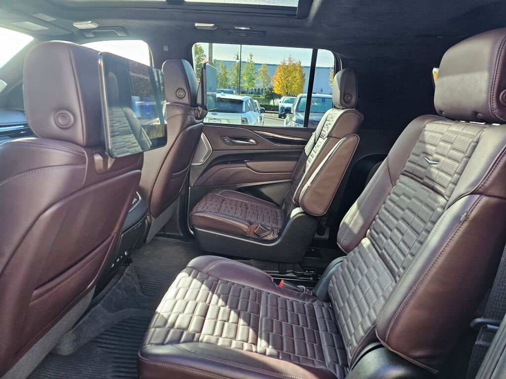 Certified 2023 Cadillac Escalade ESV Sport Platinum image 19