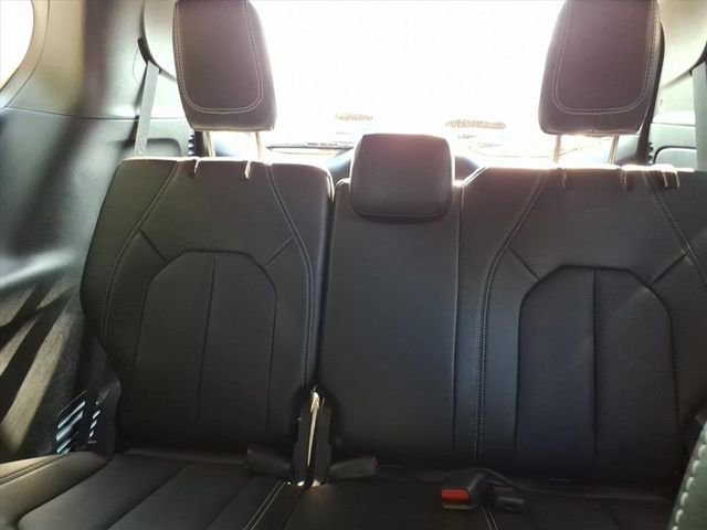 Used 2024 Chrysler Pacifica Limited image 7