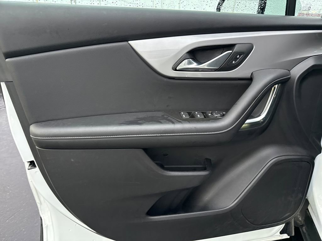 Used 2025 Chevrolet Blazer LT image 12