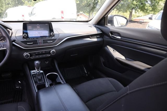 Certified 2024 Nissan Altima 2.5 SV FWD image 25