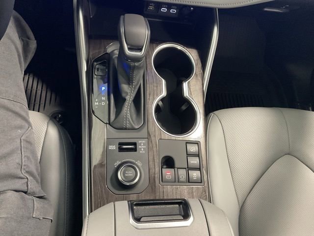 Used 2026 Toyota Highlander Platinum image 15